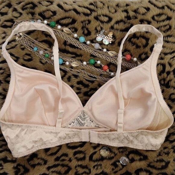 Christian Dior VTG 70s 80s Ivory Satin Lace Wireless Padded Bra 36B - Picture 10 of 14